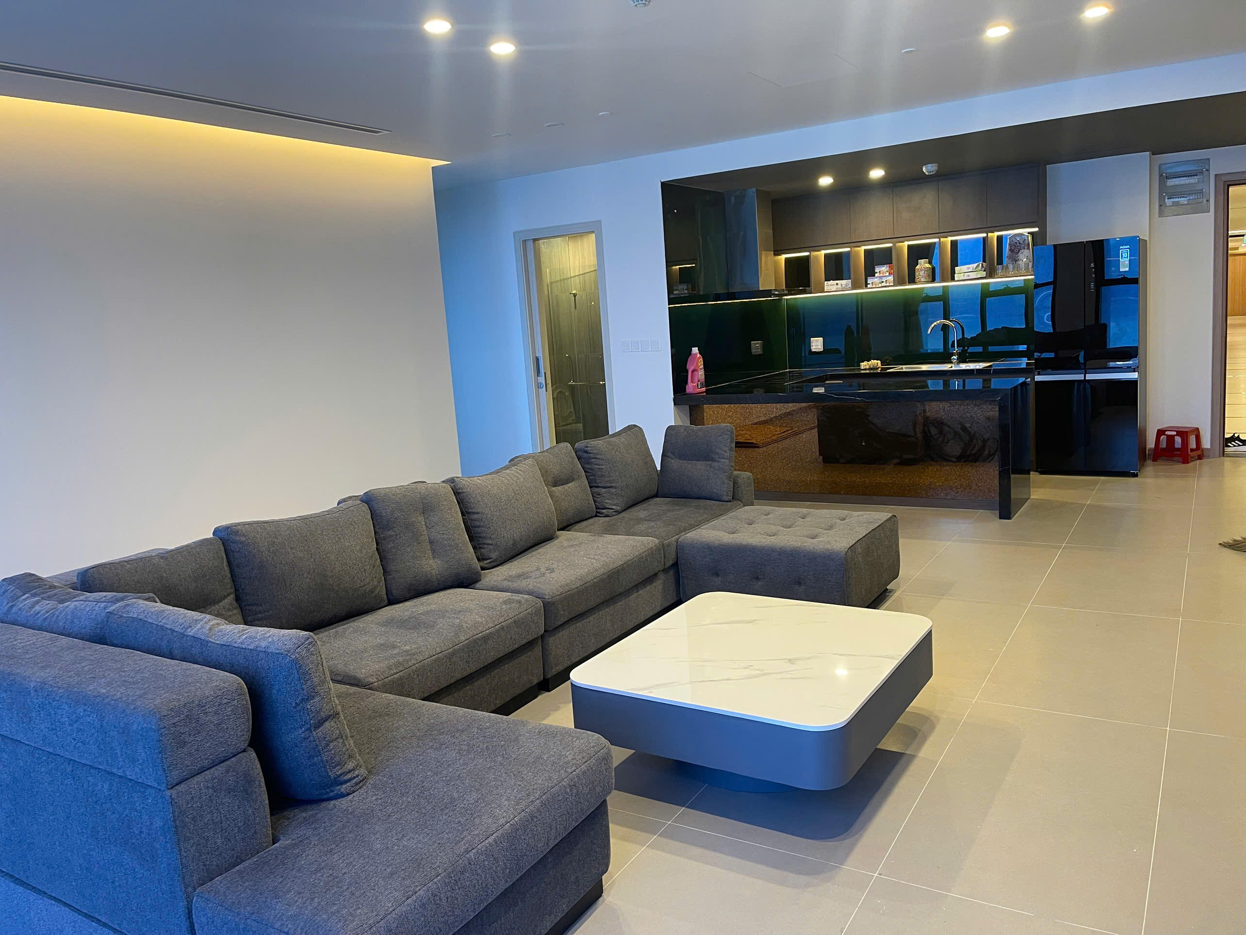 Luxury apartment for rent at Sam Tower, 2 bedrooms