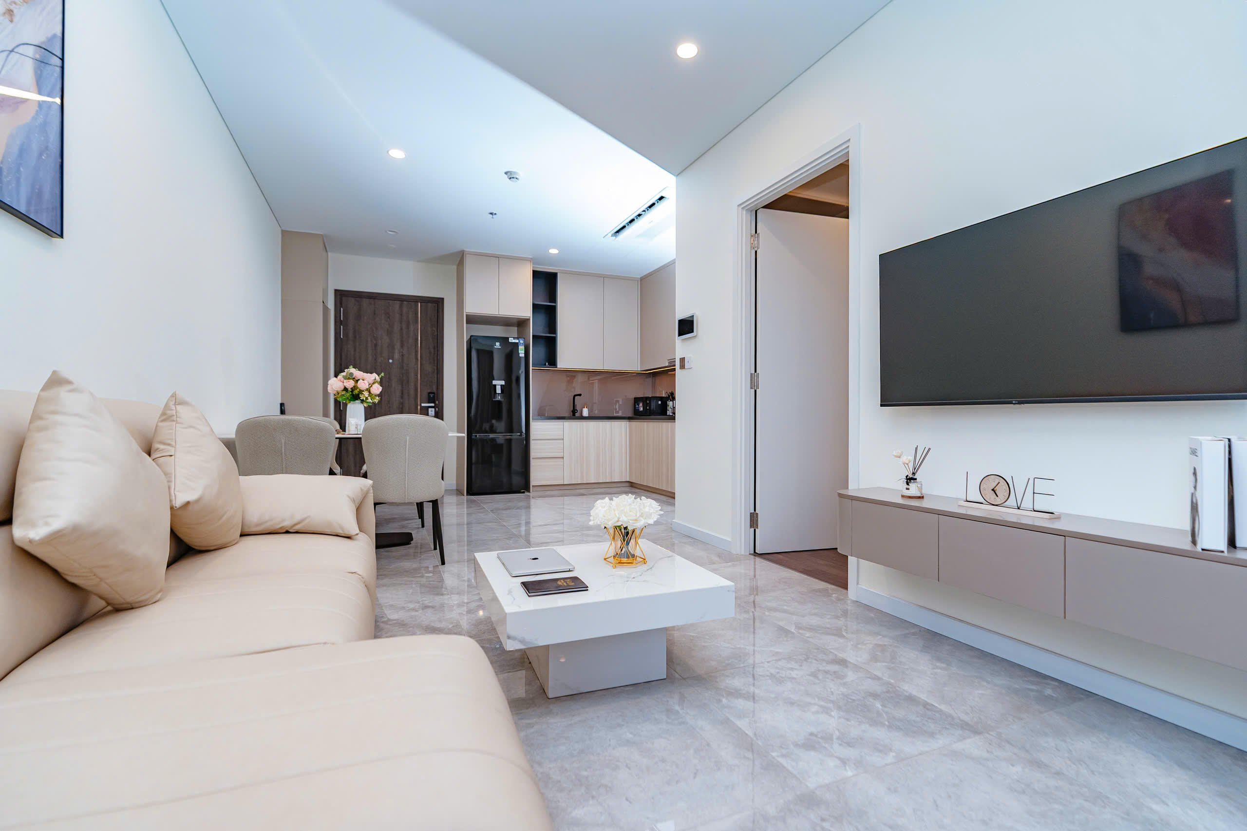 Filmore - 12th-floor 1-bedroom apartment with river and city views