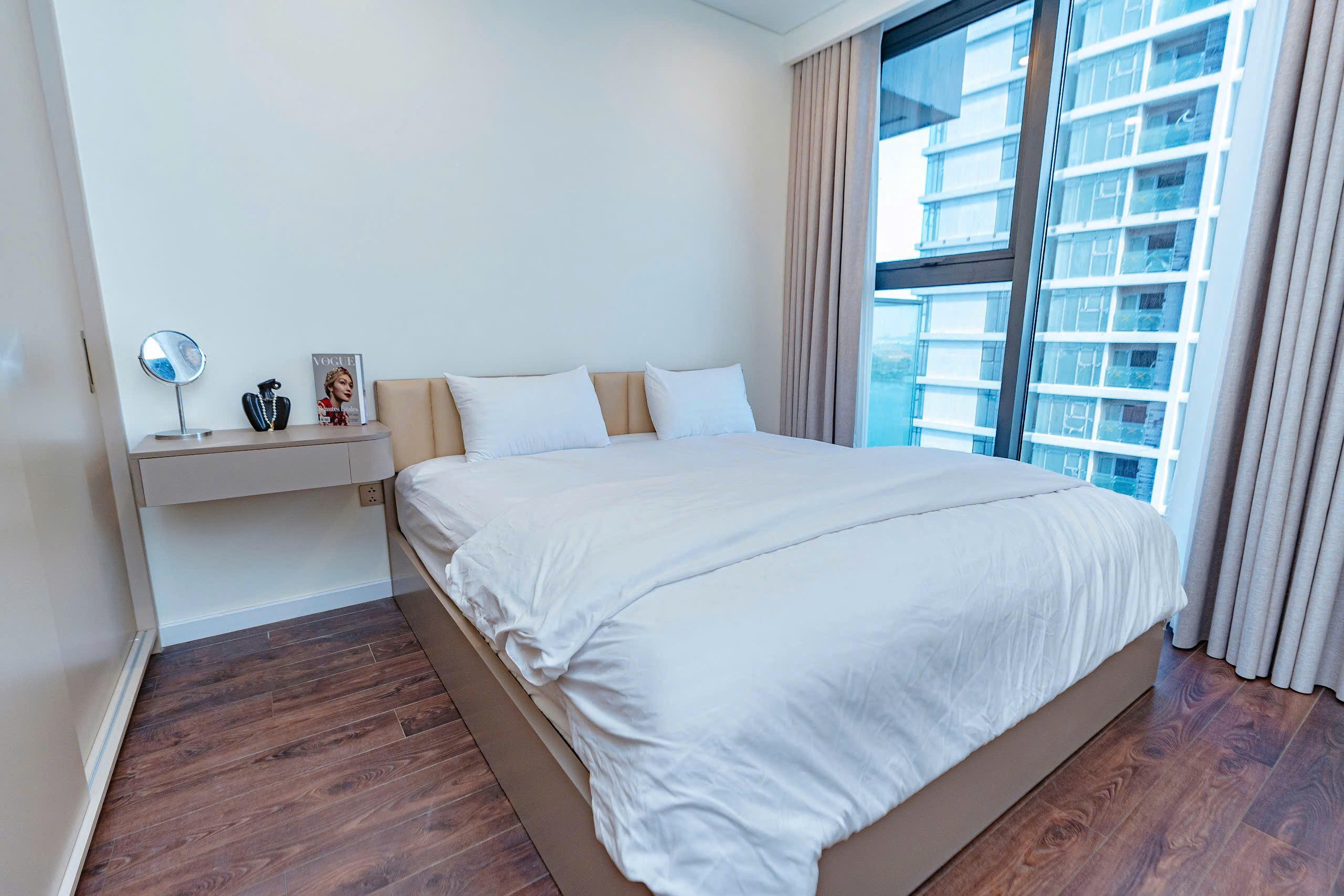 Filmore - 12th-floor 1-bedroom apartment with river and city views