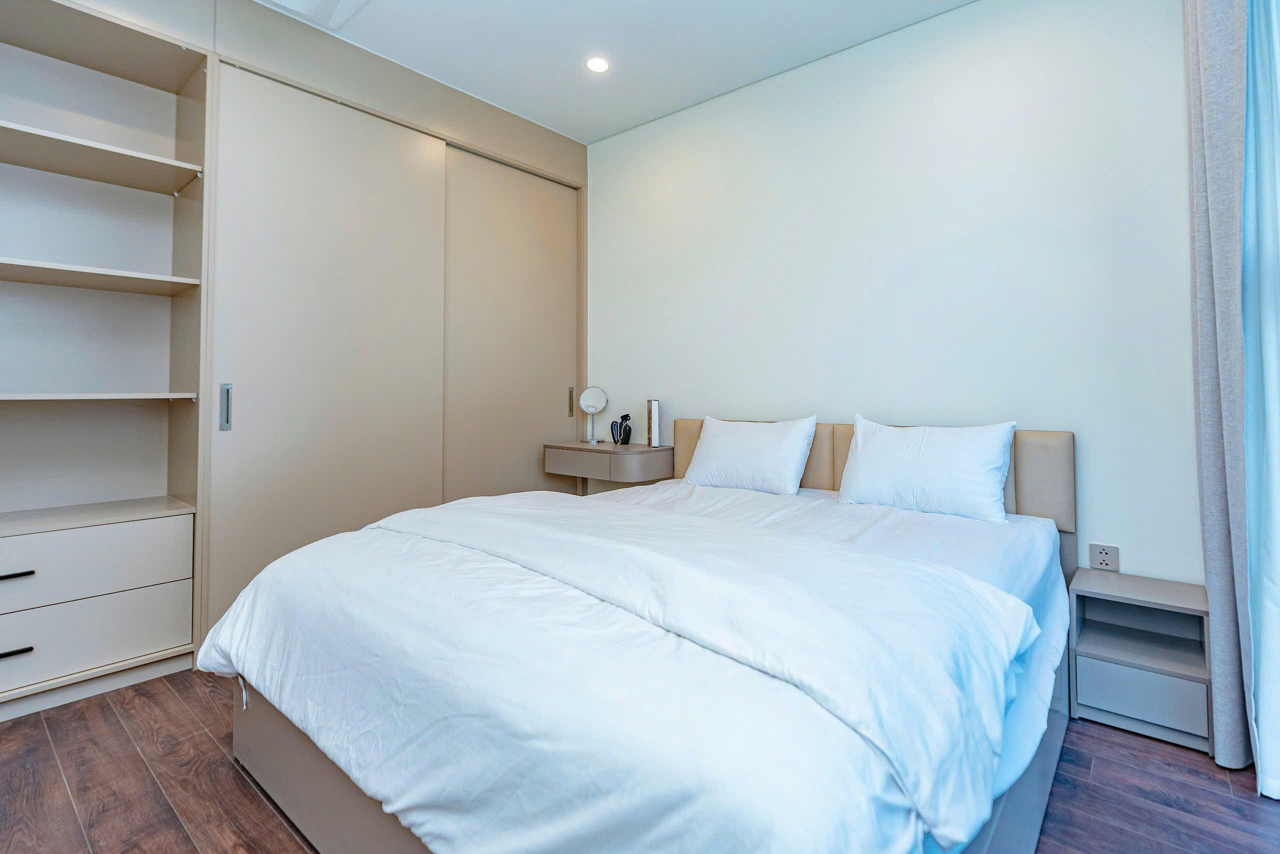 Filmore - 12th-floor 1-bedroom apartment with river and city views