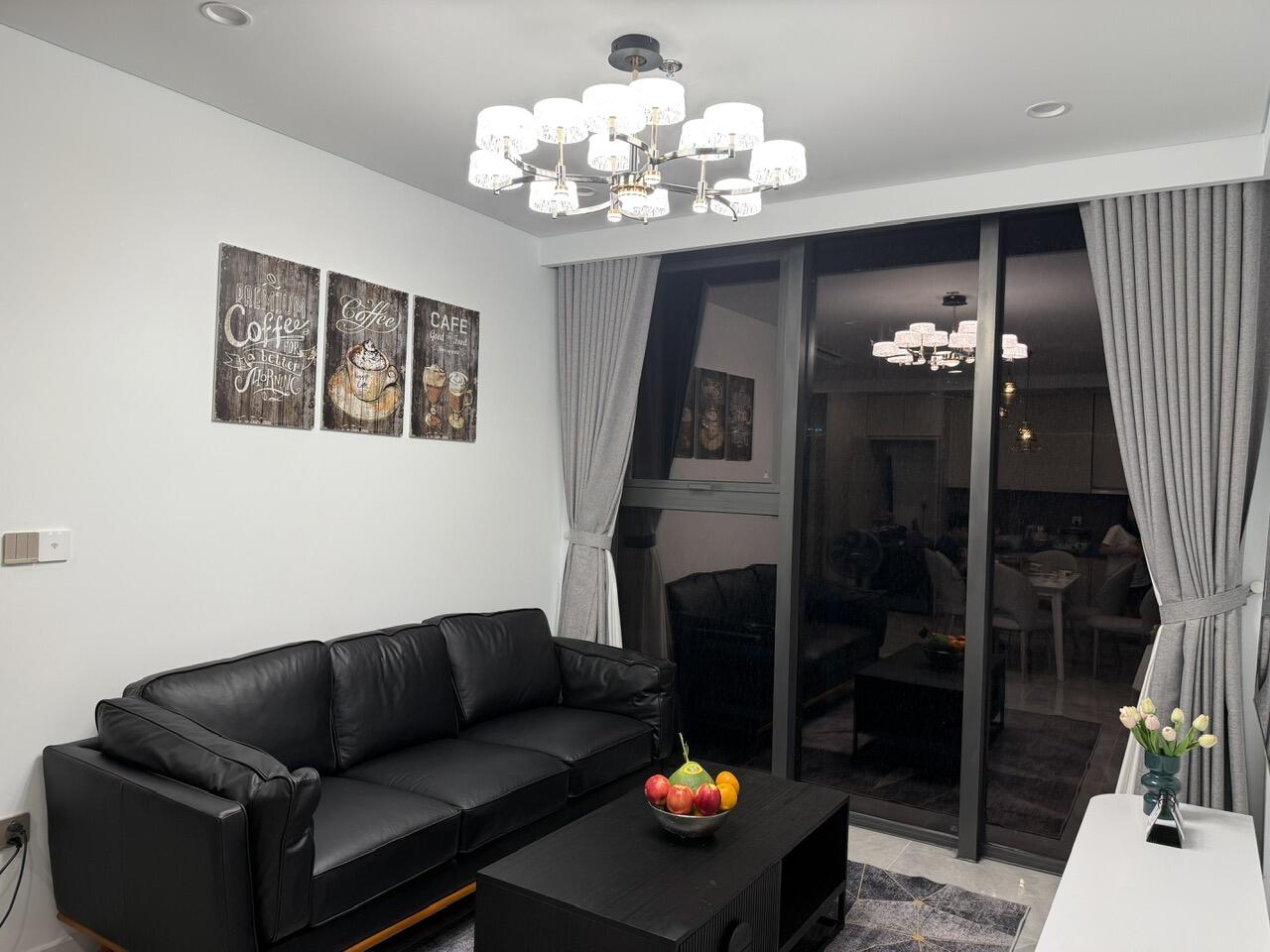 Filmore - High-floor 2-bedroom apartment with river and city views