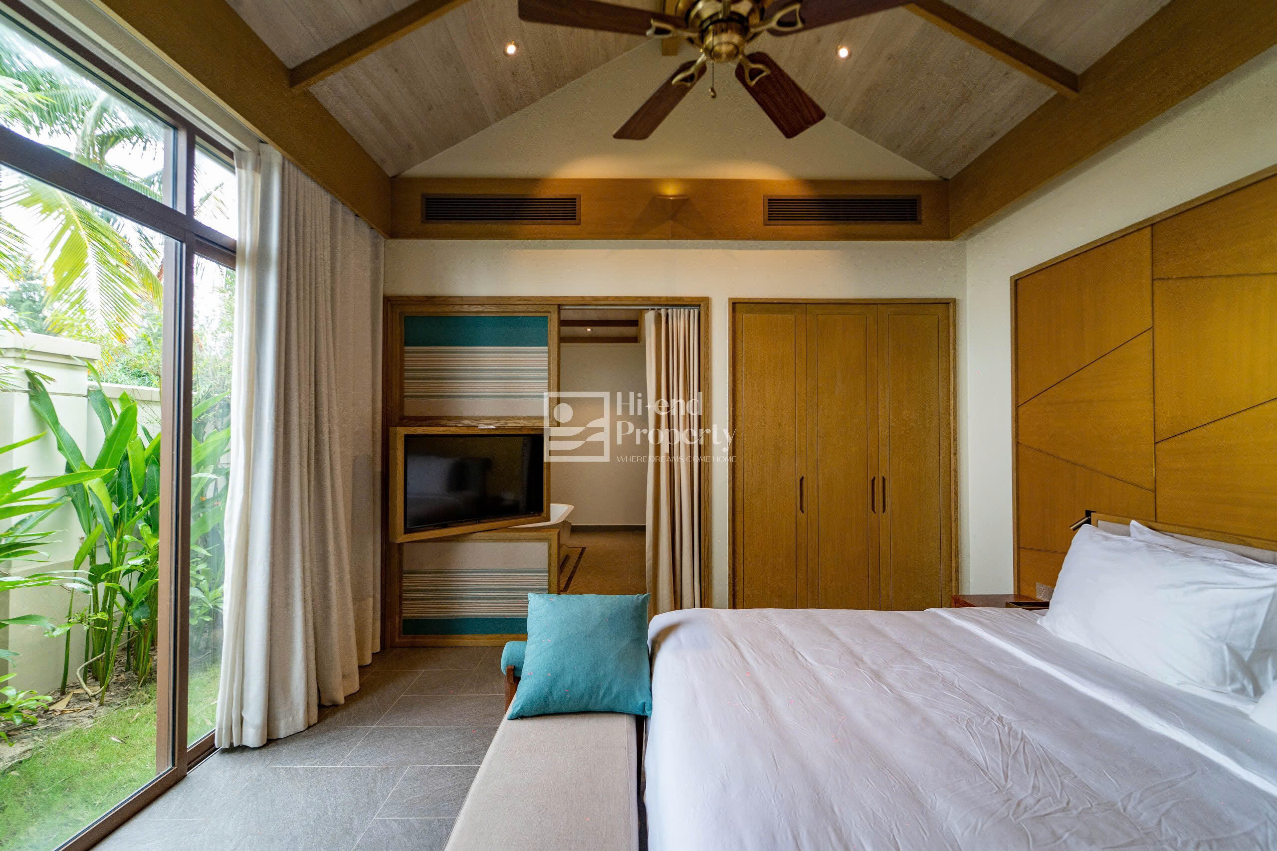 Fusion Resort & Villas Da Nang - Luxury 5-Bedroom Villa for Rent