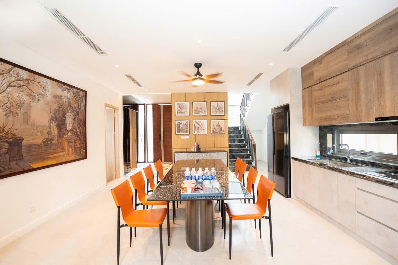 Regal Victoria A spacious and comfortable villa with inspiring interior.