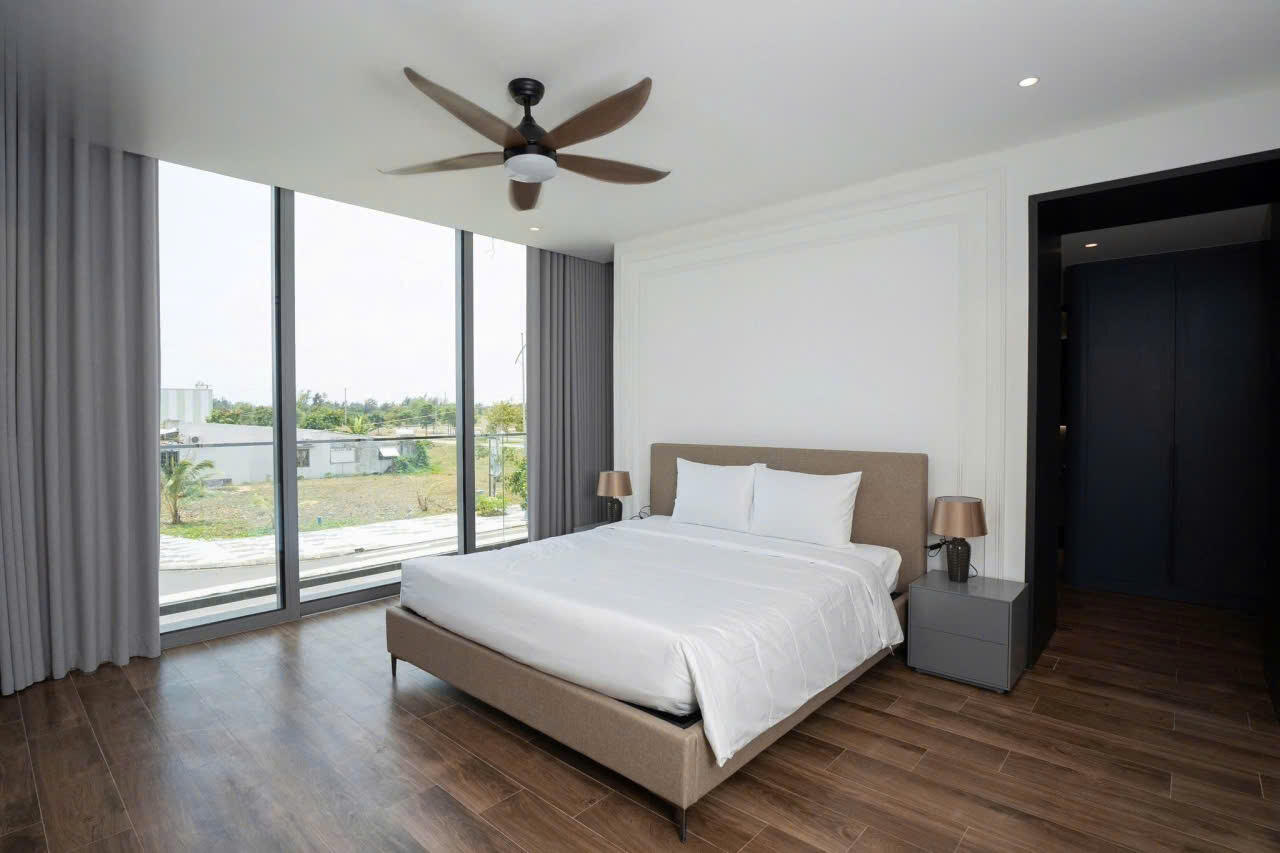 Regal Victoria A spacious and comfortable villa with inspiring interior.