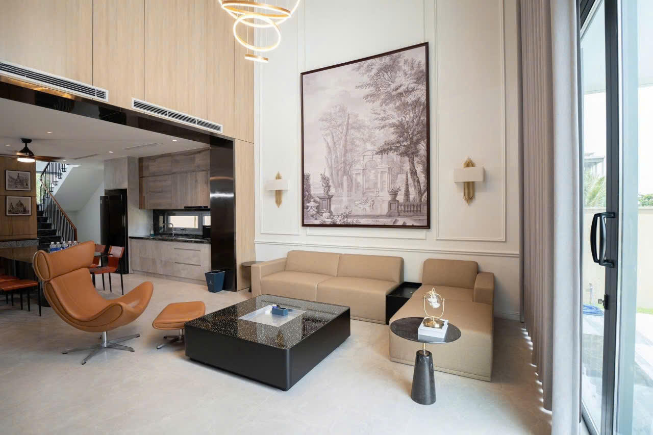 Regal Victoria A spacious and comfortable villa with inspiring interior.