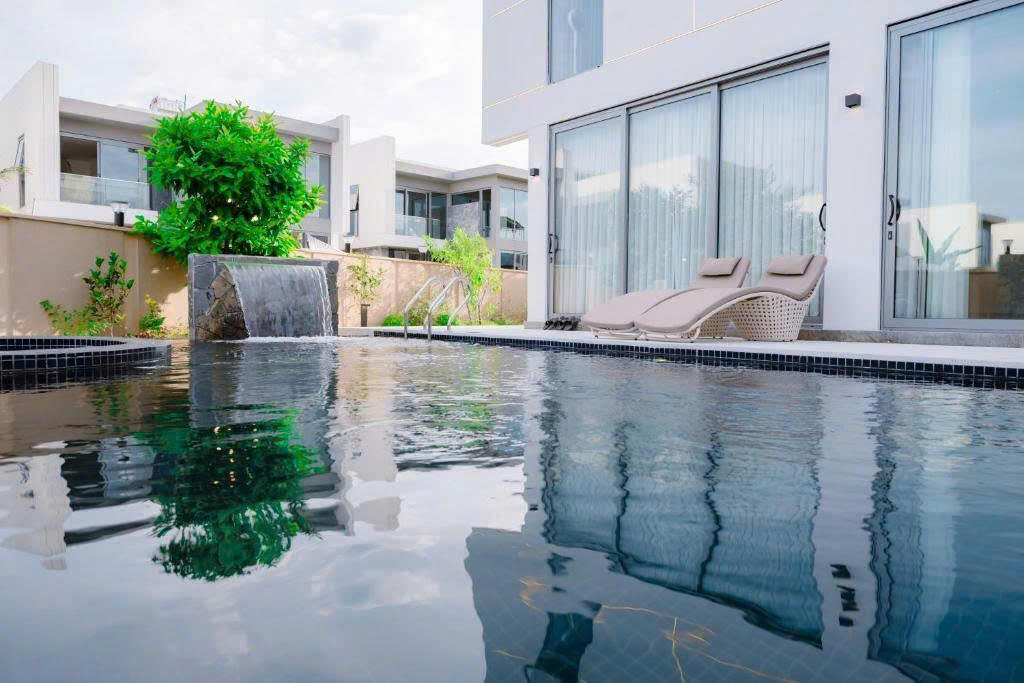 Regal Victoria A spacious and comfortable villa with inspiring interior.