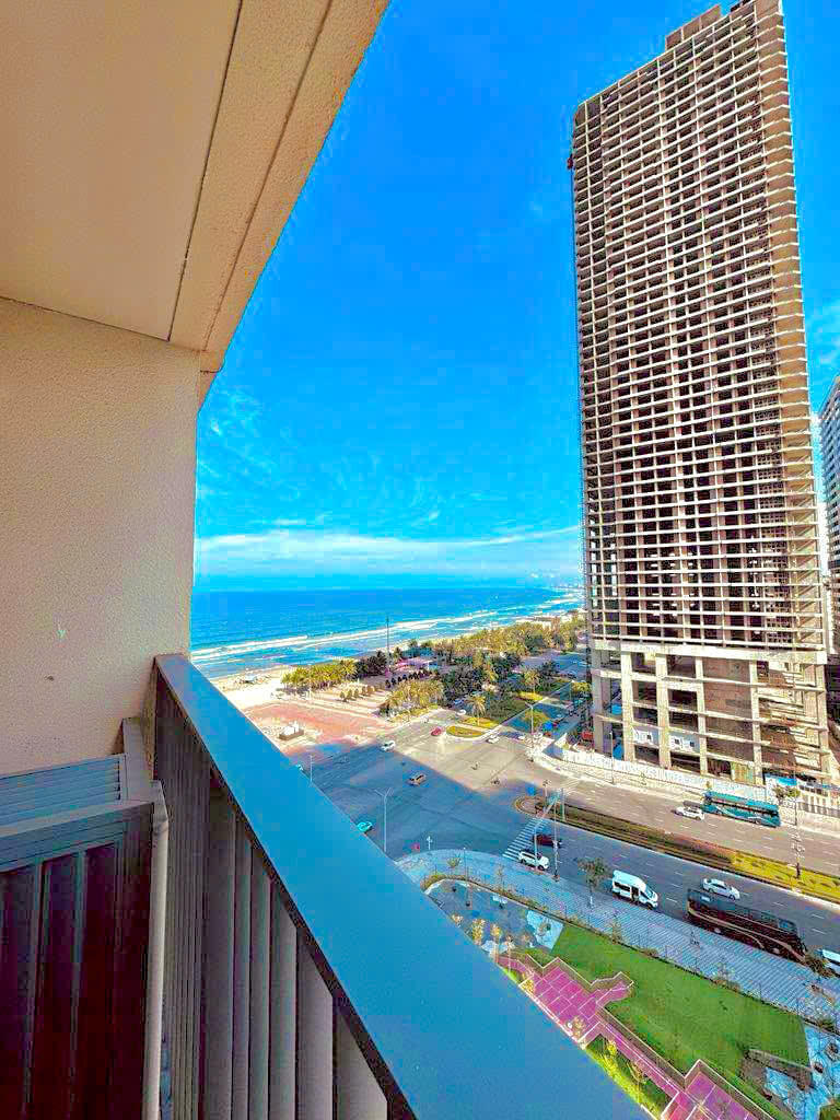 Wyndham Solei - 1 bedroom with a balcony and sea view