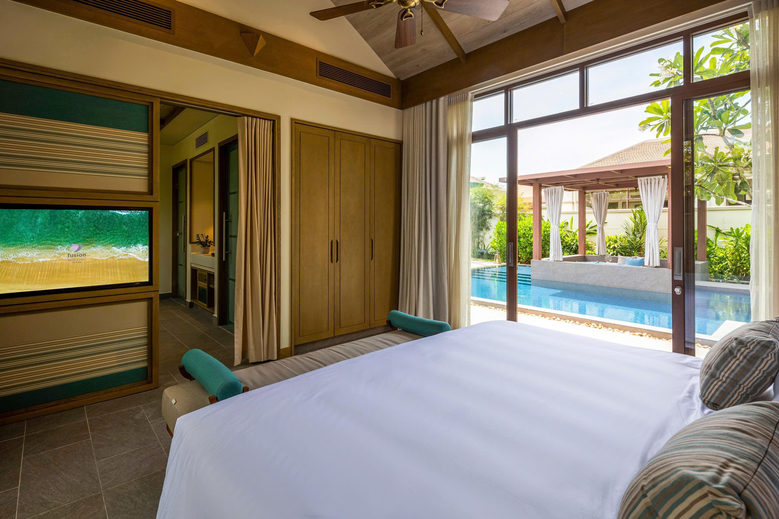 Fusion Villa - a high-end 5-bedroom resort villa in Da Nang