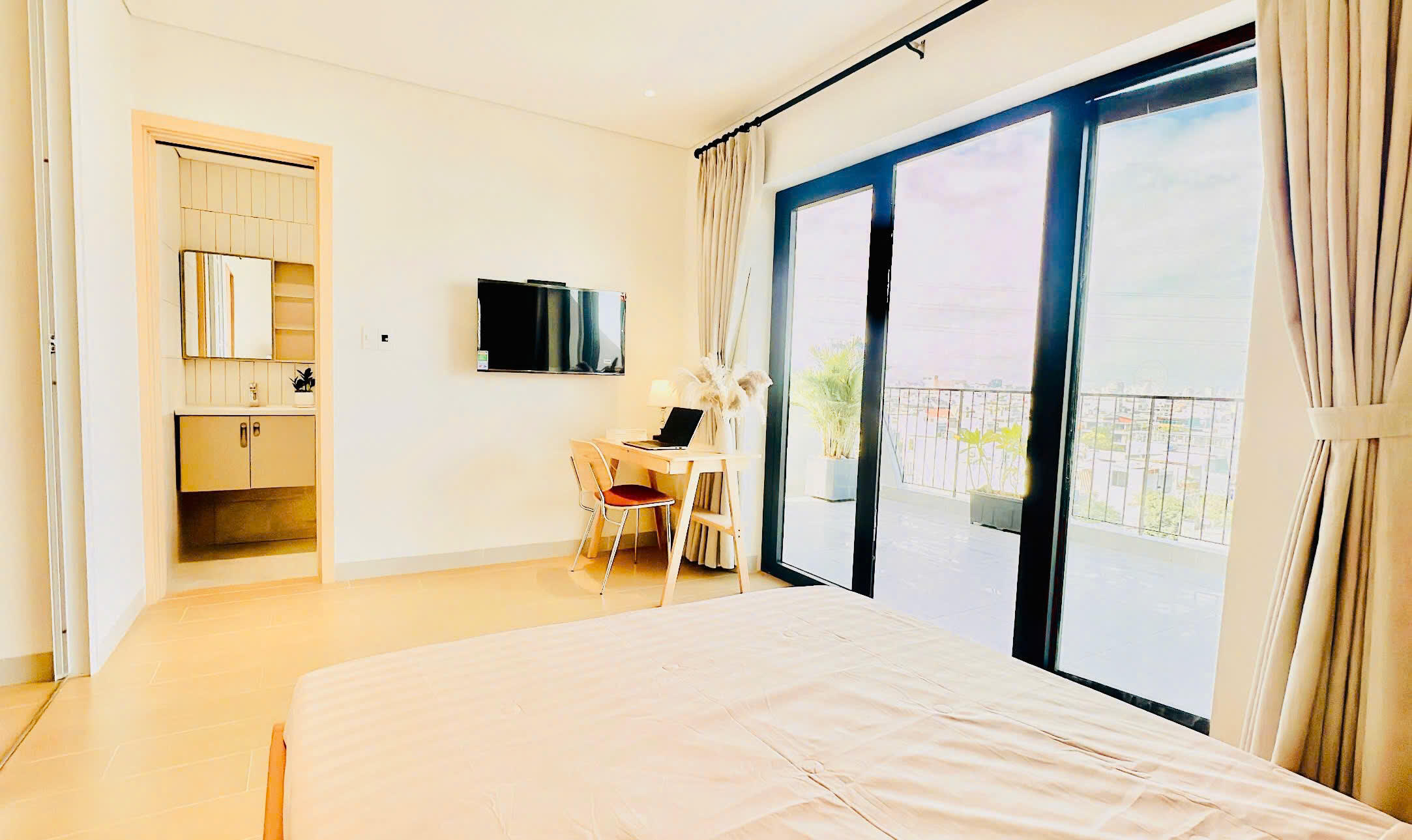 Modern 1-Bedroom Apartment - A Fresh Living Space in Ngu Hanh Son, Da Nang