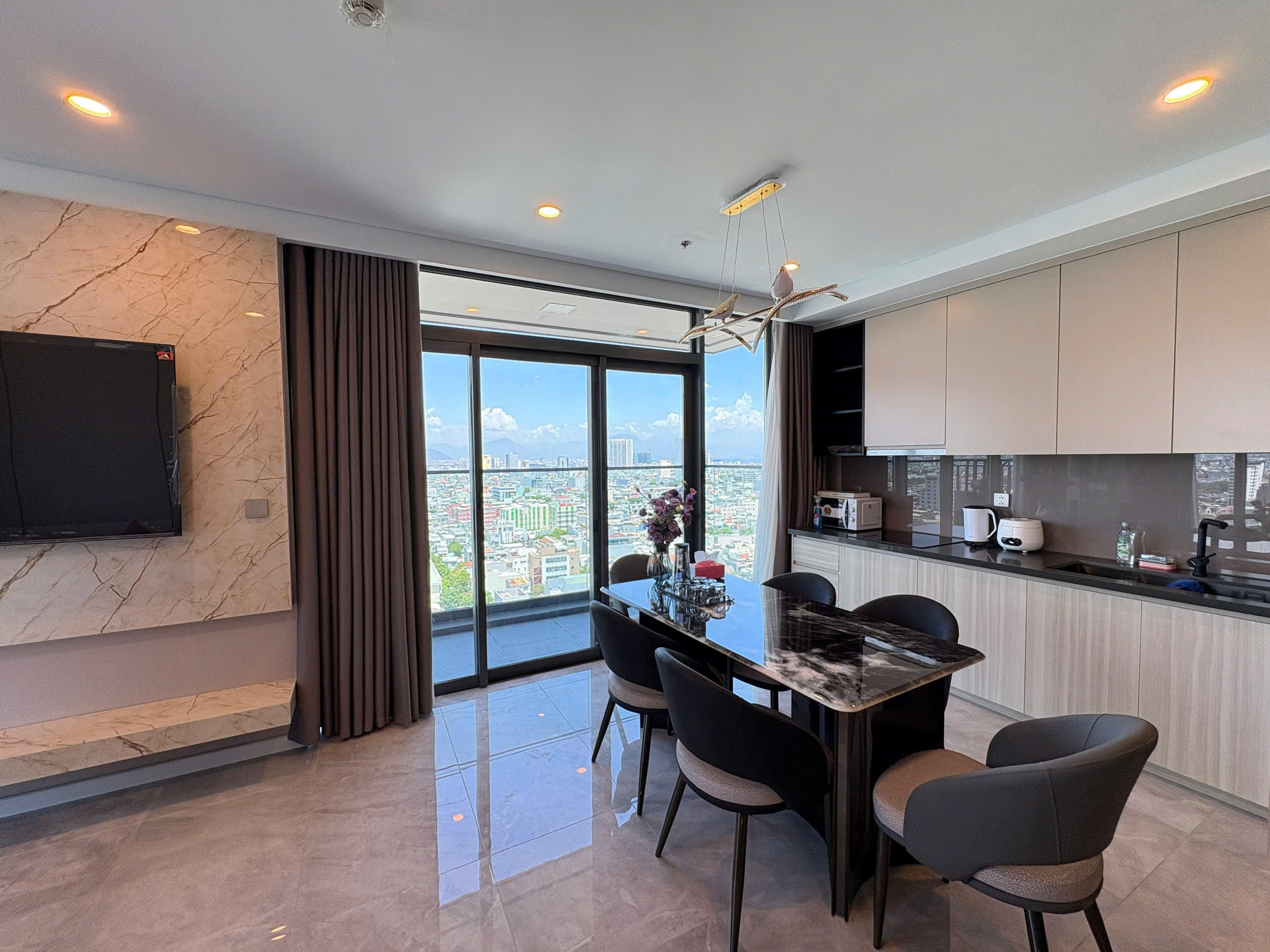 Filmore 19th Floor 2 Bedroom City View