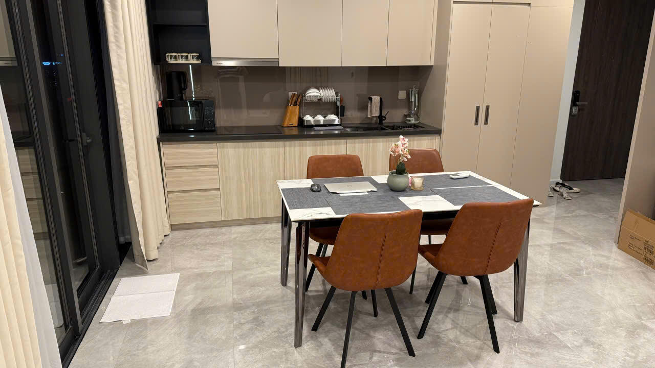 Luxury 2-Bedroom Apartment for Rent at Filmore