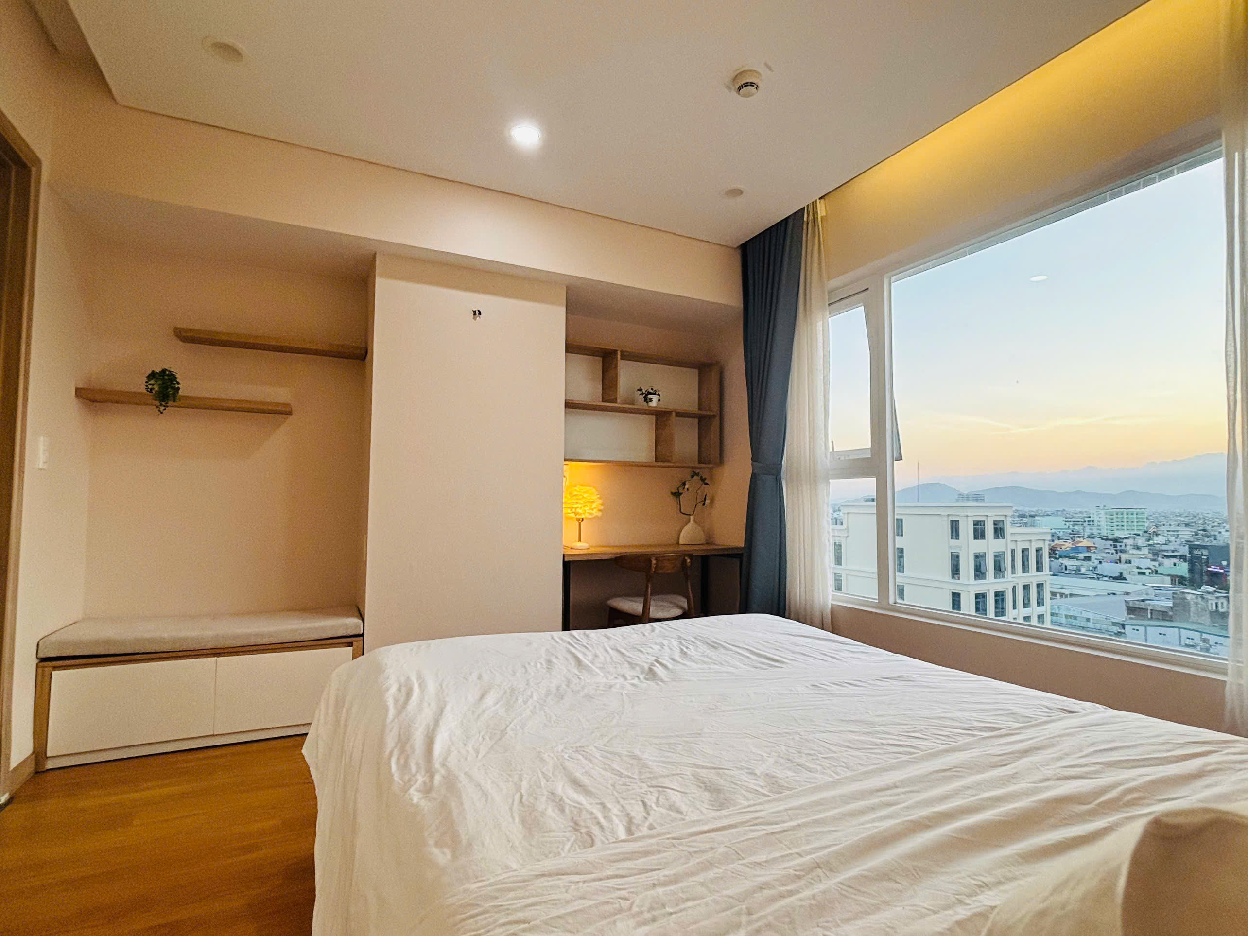 Căn hộ 2 phòng ngủ cao cấp view núi Sơn Trà và sông Hàn tại Fhome Block B