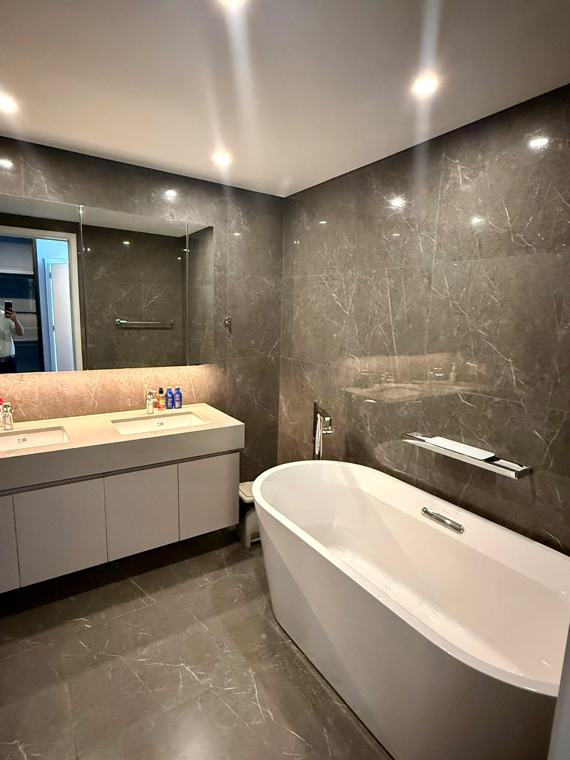 Căn hộ 3 phòng ngủ cao cấp cho thuê tại The Filmore Đà Nẵng | View trực diện sông Hàn