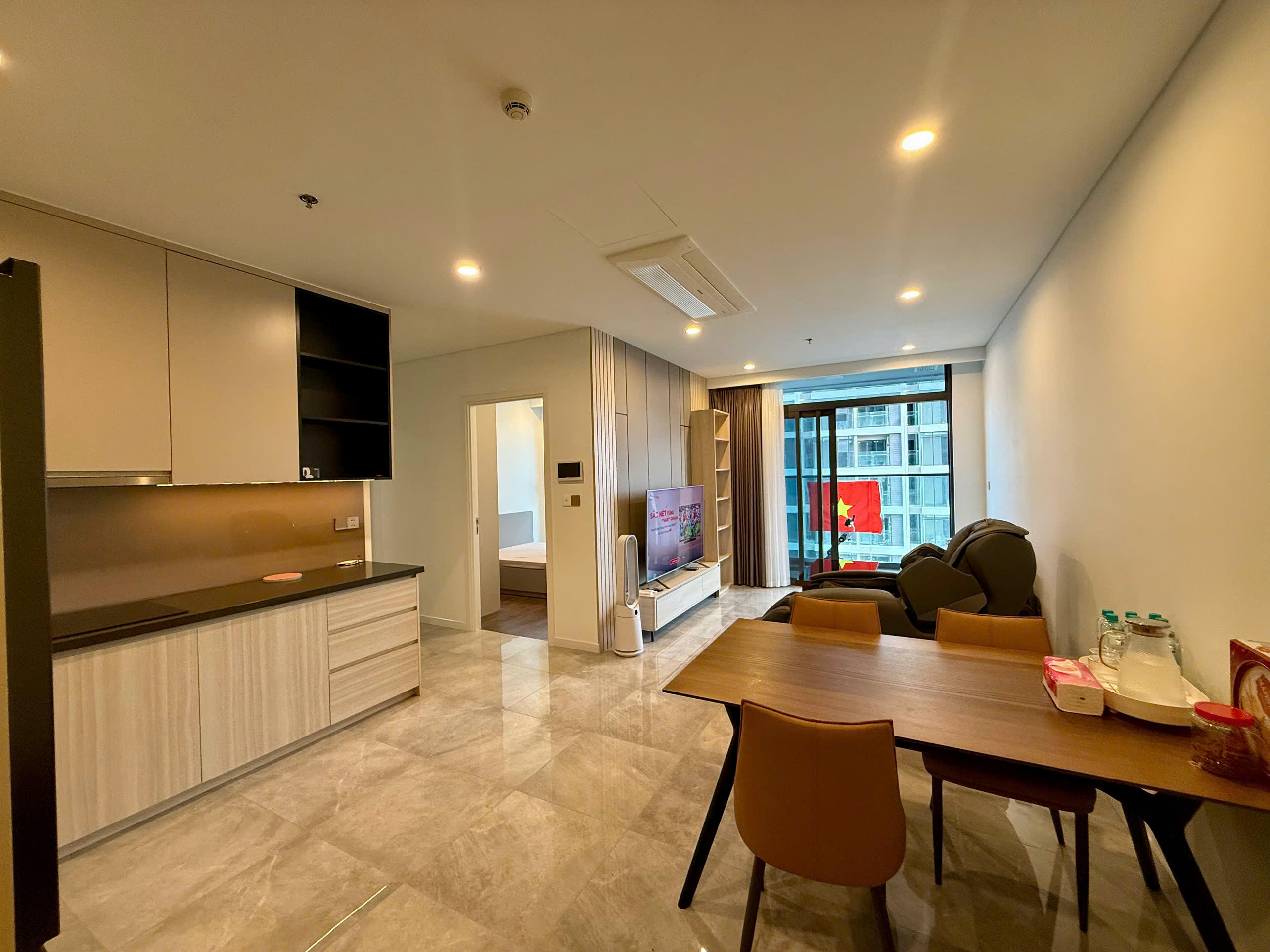 Căn hộ 2 phòng ngủ cho thuê với view thành phố & sông Hàn tại The Filmore Đà Nẵng