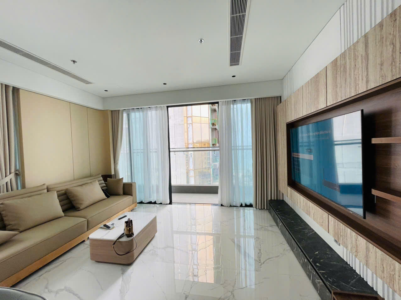 Căn hộ 2 phòng ngủ cao cấp gần biển | Times Square Da Nang - FUTA Residence | View thành phố