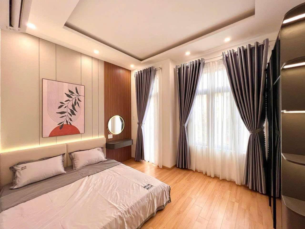 NGÔI NHÀ YÊN TĨNH TRONG TRUNG TÂM THÀNH PHỐ, 3 PHÒNG NGỦ