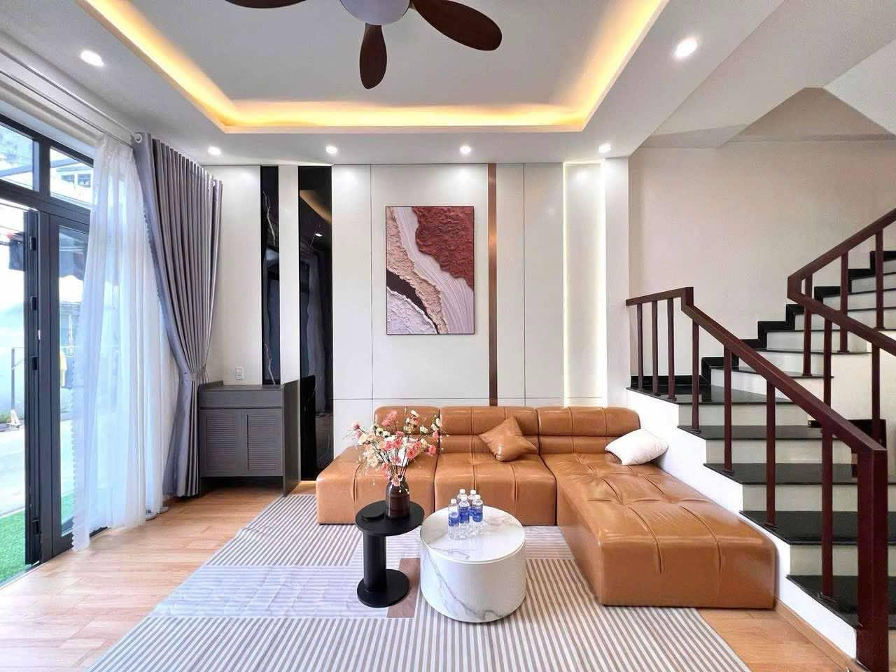 NGÔI NHÀ YÊN TĨNH TRONG TRUNG TÂM THÀNH PHỐ, 3 PHÒNG NGỦ