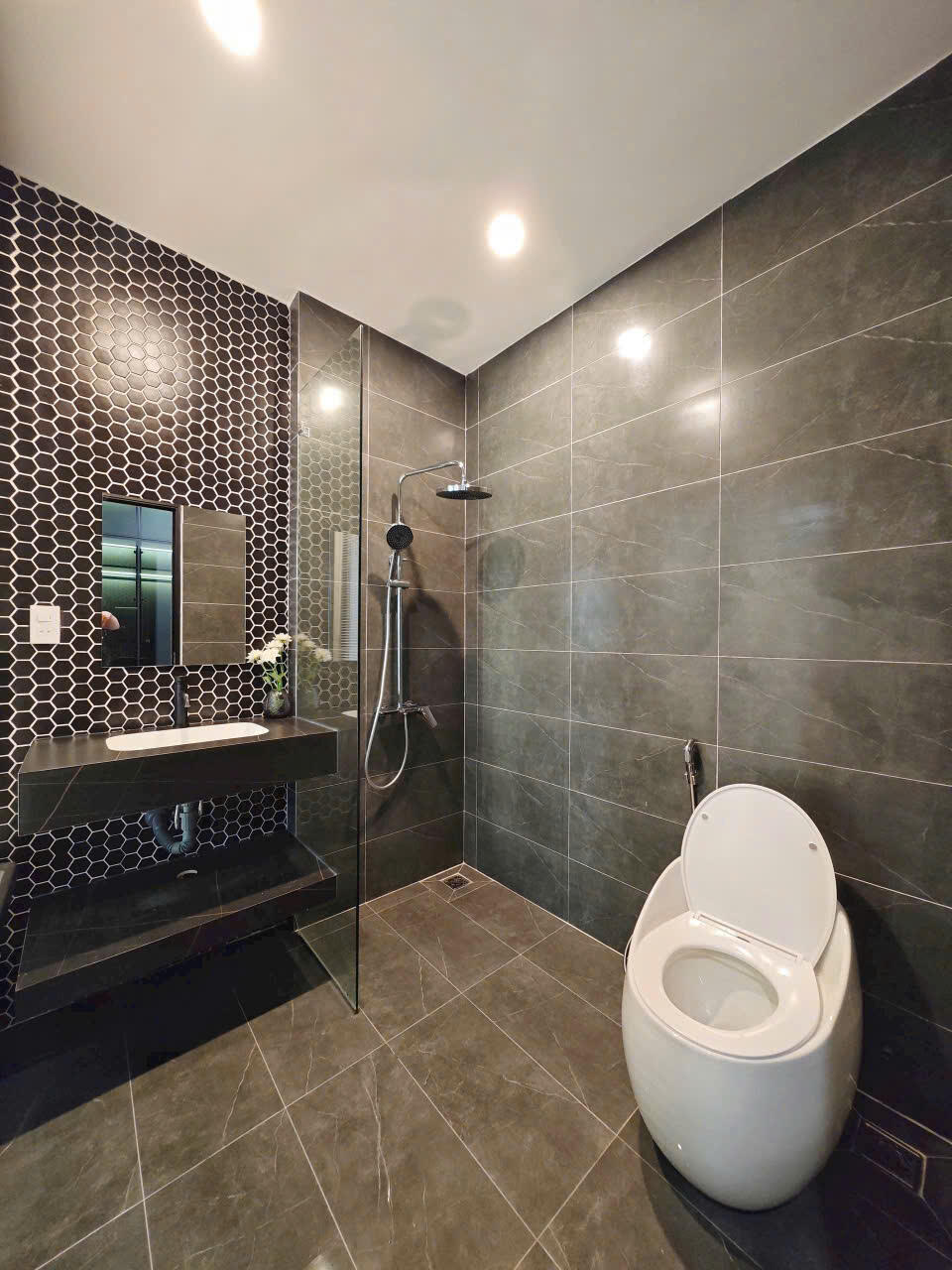 CHO THUÊ MINI VILLA NGAY TRUNG TÂM TP. ĐÀ NẴNG - ĐƯỜNG LÊ DUẨN, HẢI CHÂU