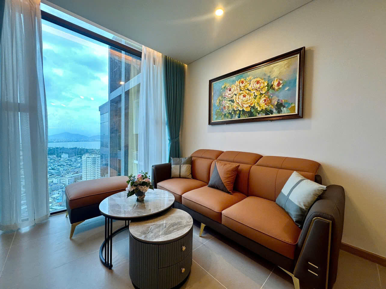 Cho thuê căn hộ cao cấp tại Sam Tower, 2 phòng ngủ