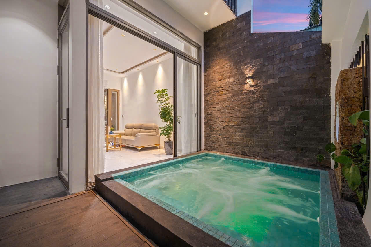 Villa sang trọng gần biển Phạm Văn Đồng - 4 phòng ngủ