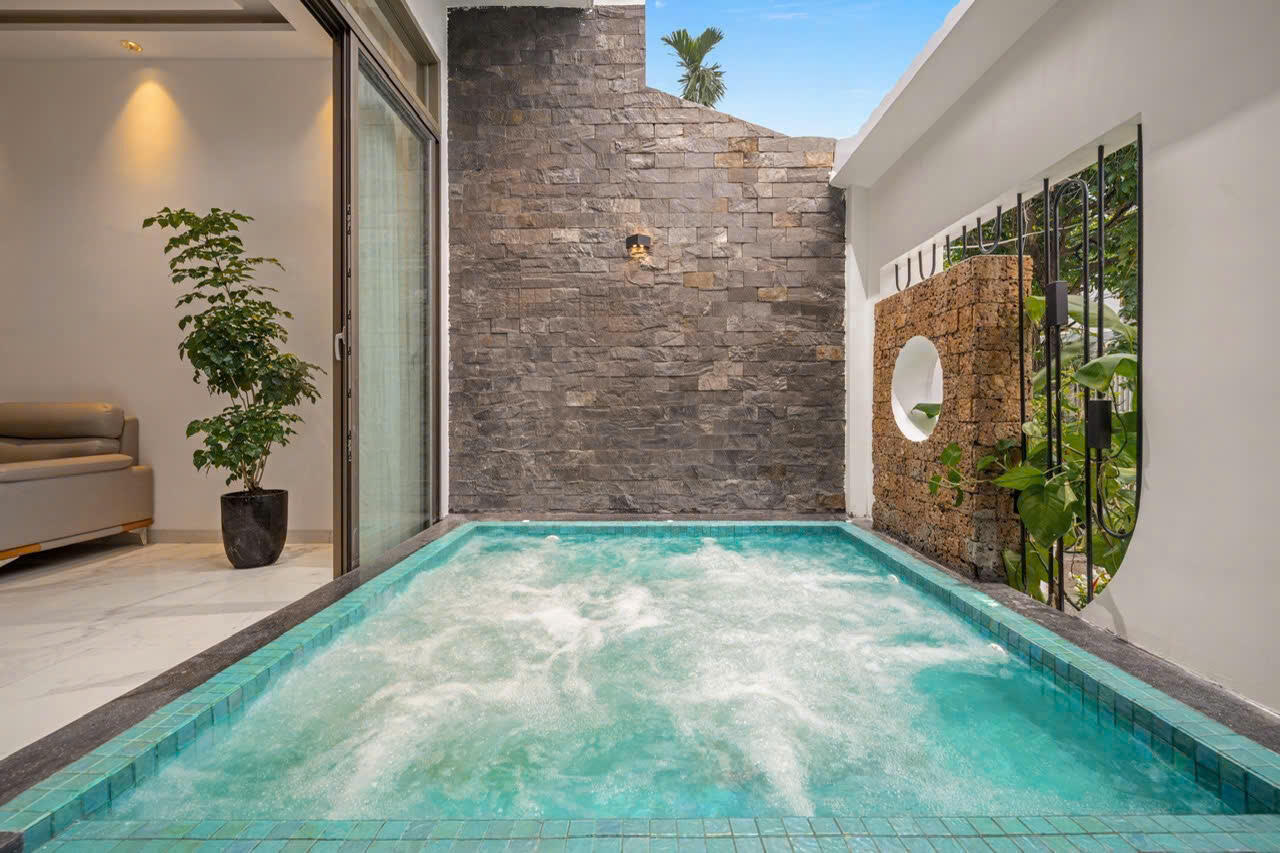 Villa sang trọng gần biển Phạm Văn Đồng - 4 phòng ngủ