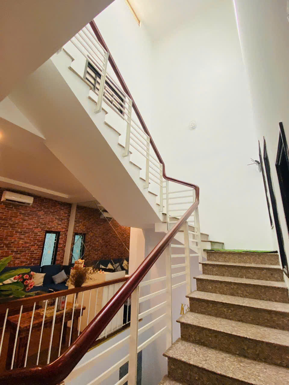 Cho thuê nhà 3 tầng tại Phan Đăng Lưu , Đà Nẵng 