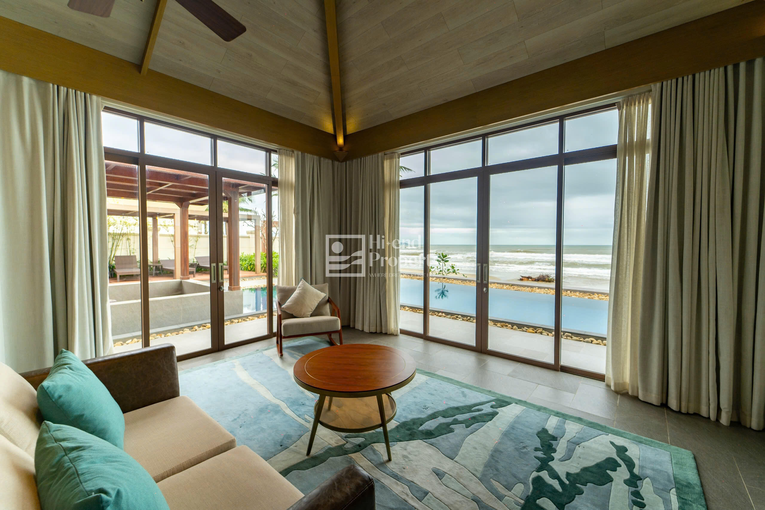 Fusion Resort & Villa Đà Nẵng - Villa 5 Phòng Ngủ Sang Trọng Cho Thuê