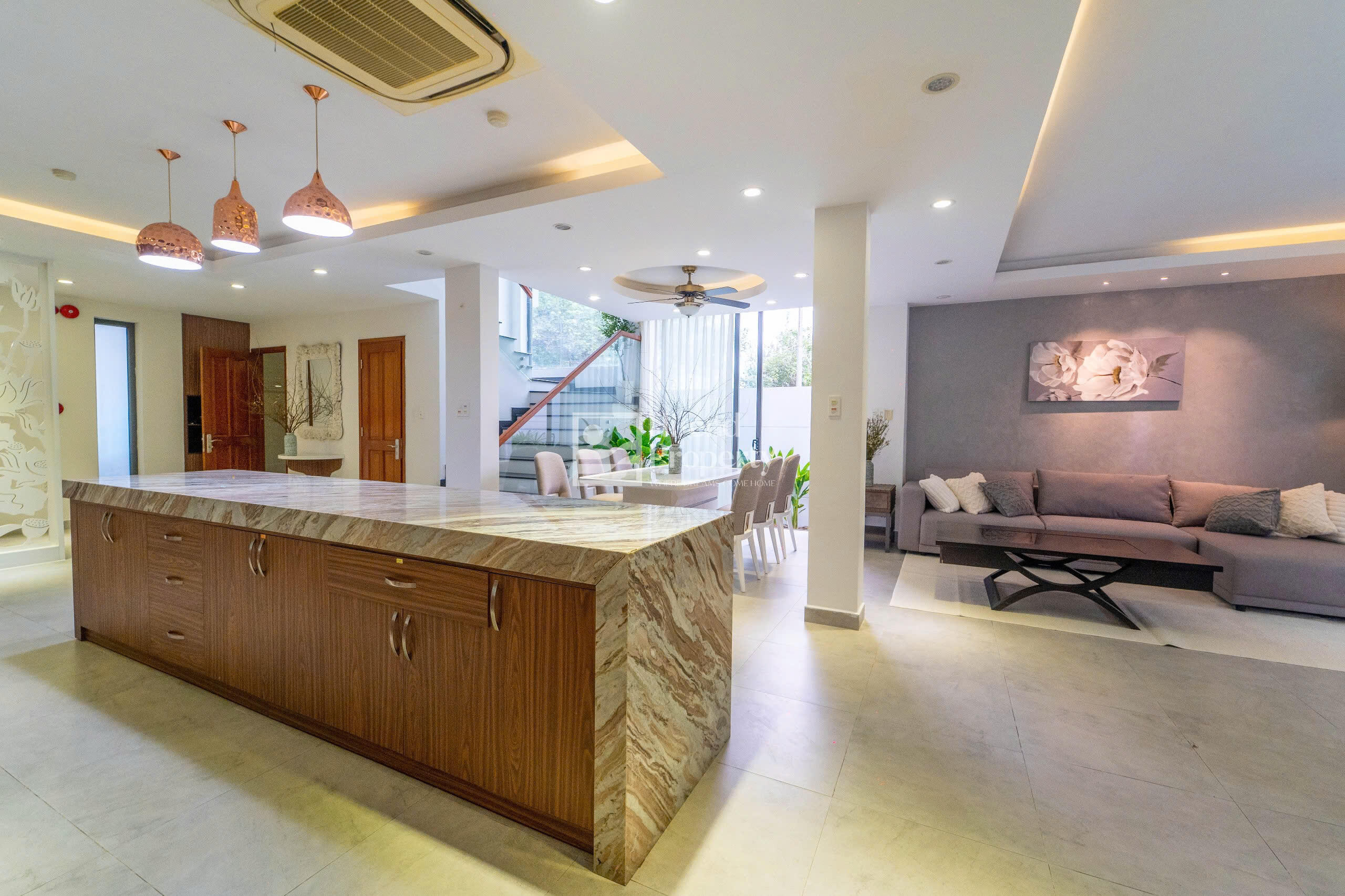 The Point Villa - biệt thự hai tầng với hồ bơi riêng và khu vườn tuyệt đẹp.