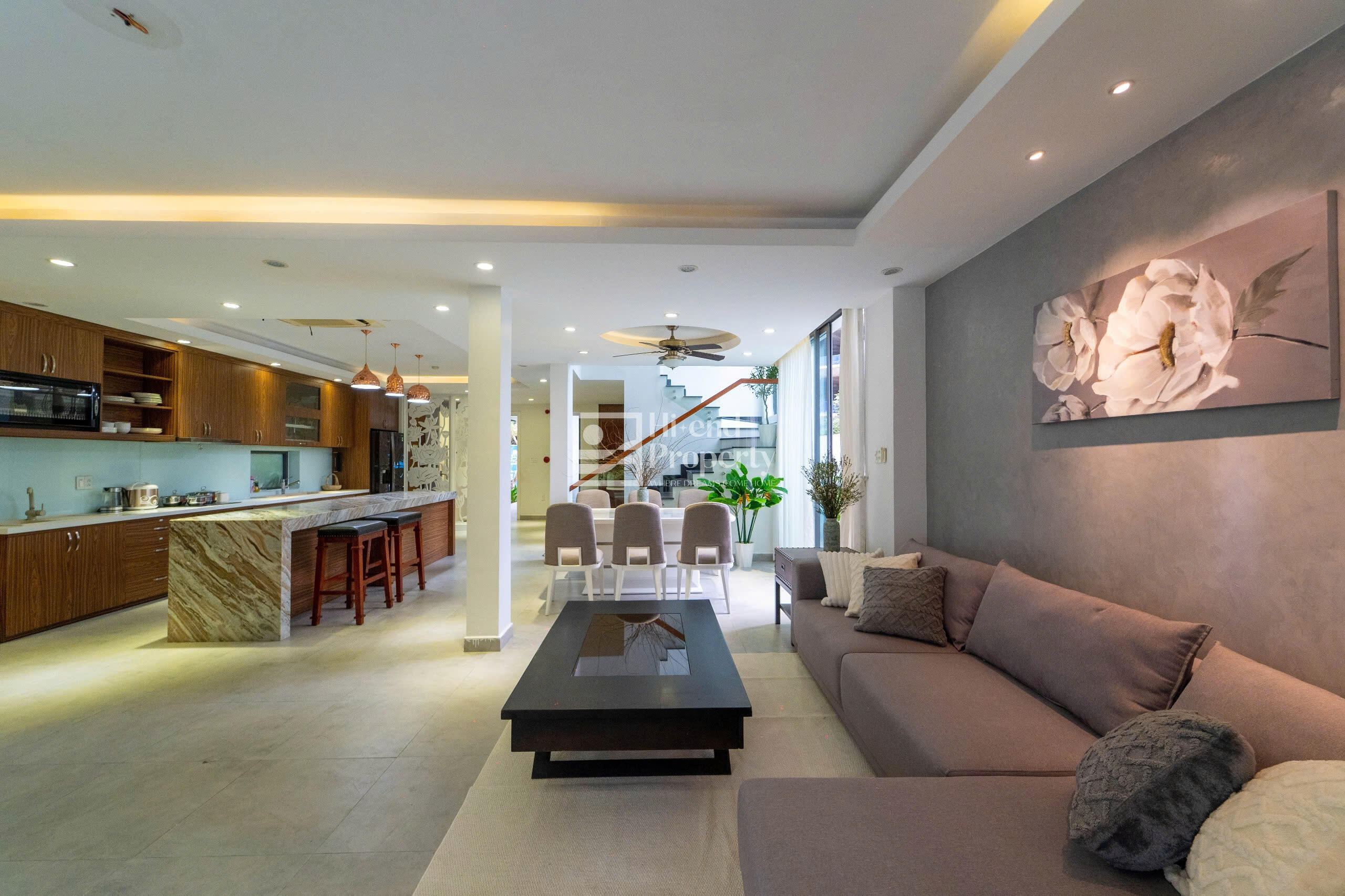 The Point Villa - biệt thự hai tầng với hồ bơi riêng và khu vườn tuyệt đẹp.