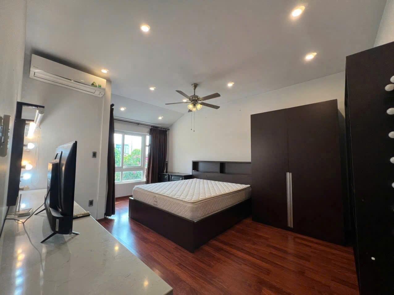 Phúc Lộc Viên cho thuê tiện nghi 4 phòng ngủ