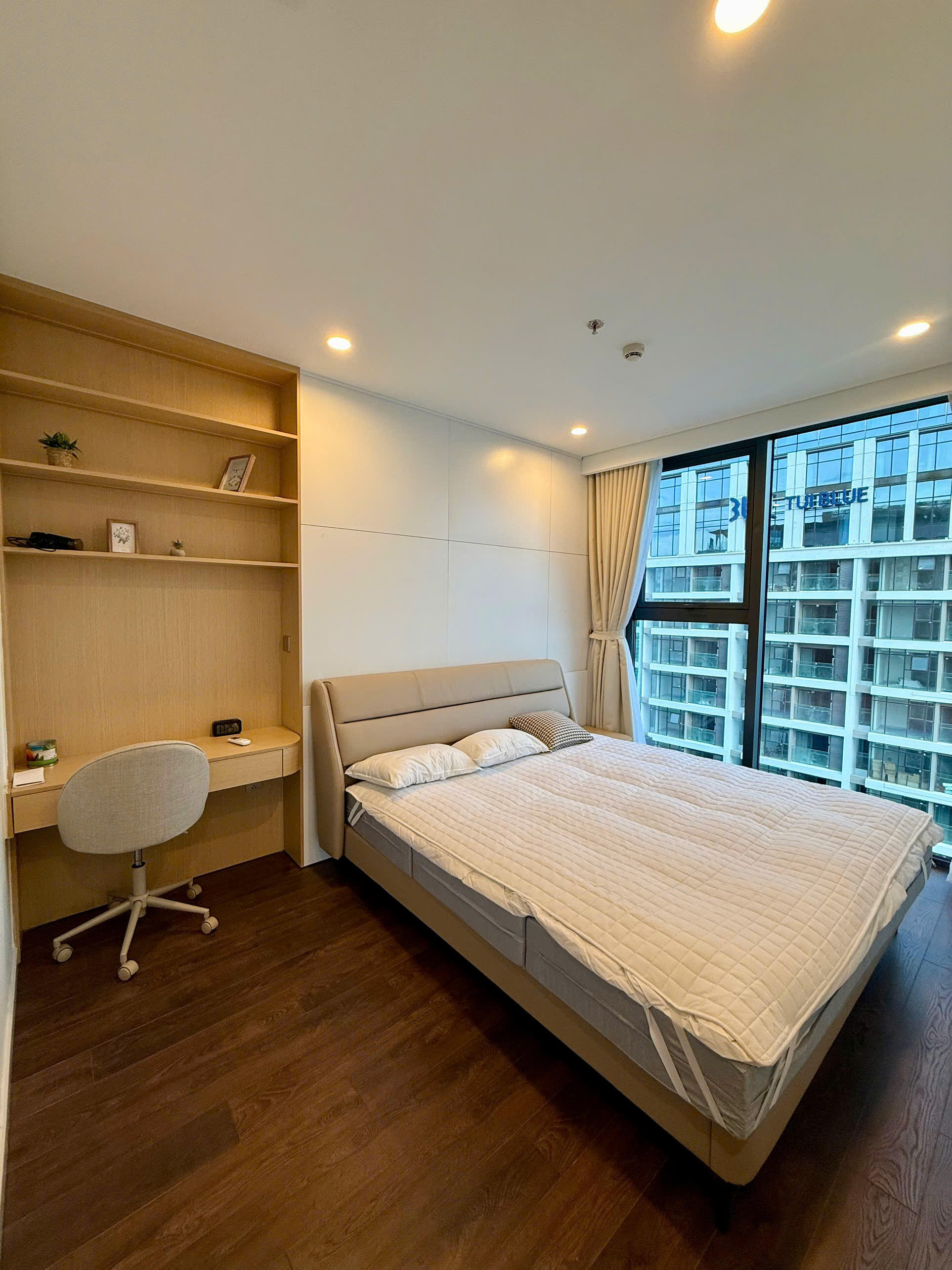 Cho thuê căn hộ 2 phòng ngủ sang trọng view Thành Phố tại Filmore